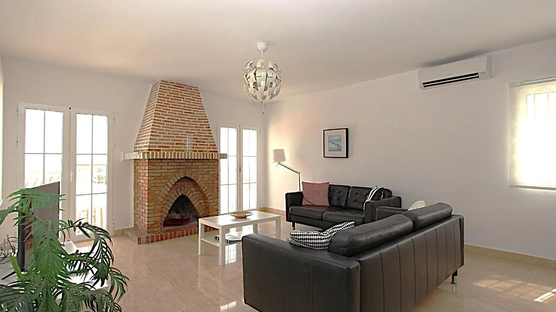 Casa Yvette Punta Lara Villa Nerja